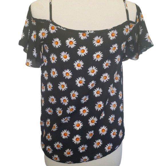 About a Girl Cold Shoulder Black Daisy Top - S - Picture 3 of 10